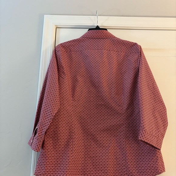 Lands’ End Women’s Red and Pink Patterned No Iron Supima Button-Up Shirt - Picture 5 of 12